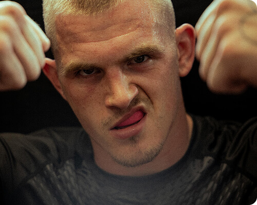 Fighter wearing an IMPACT gumshield